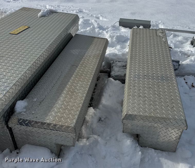 image for item EN0738 (12) toolboxes