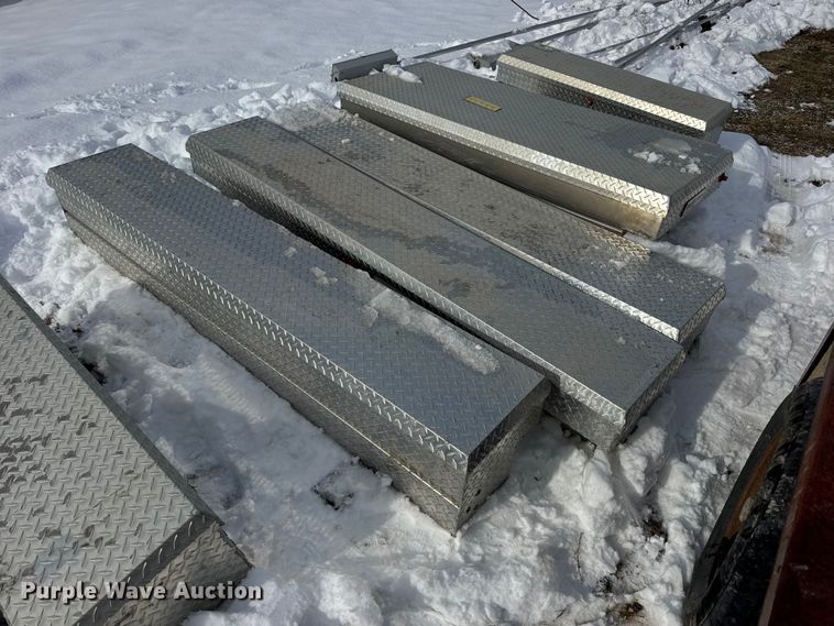 image for item EN0738 (12) toolboxes