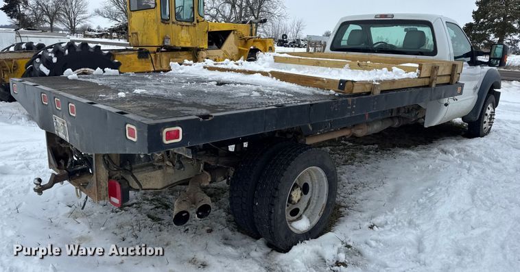 image for item EN0754 2013 Ford F450 flatbed truck