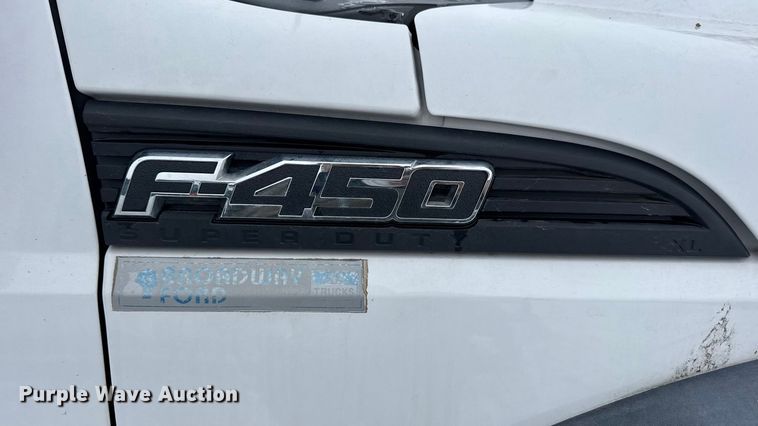 image for item EN0754 2013 Ford F450 flatbed truck