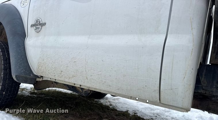 image for item EN0754 2013 Ford F450 flatbed truck