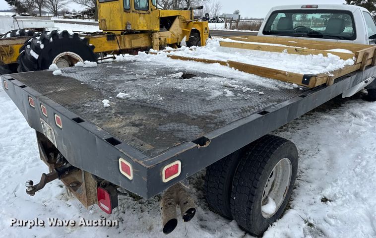 image for item EN0754 2013 Ford F450 flatbed truck