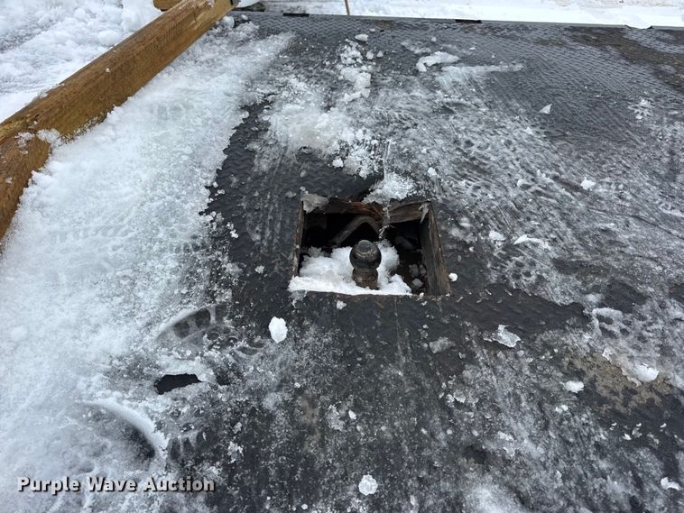 image for item EN0754 2013 Ford F450 flatbed truck