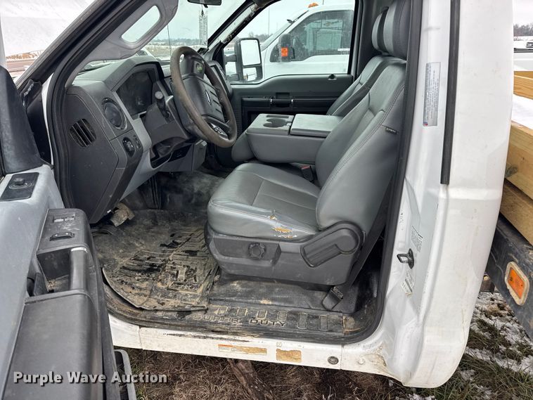 image for item EN0754 2013 Ford F450 flatbed truck