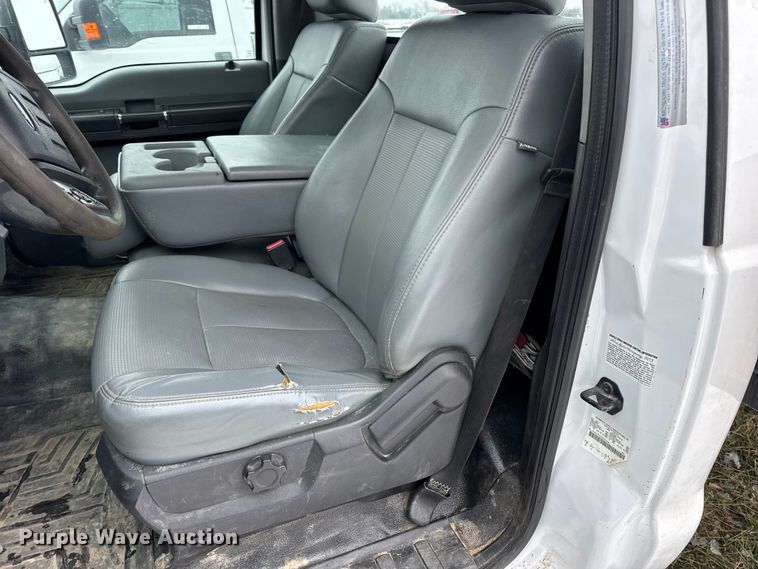 image for item EN0754 2013 Ford F450 flatbed truck