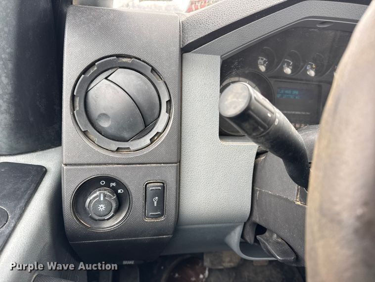 image for item EN0754 2013 Ford F450 flatbed truck