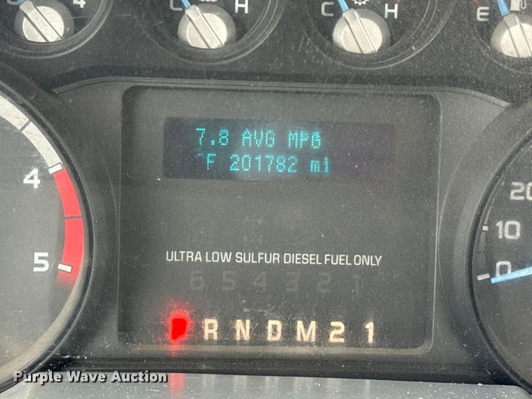 image for item EN0754 2013 Ford F450 flatbed truck