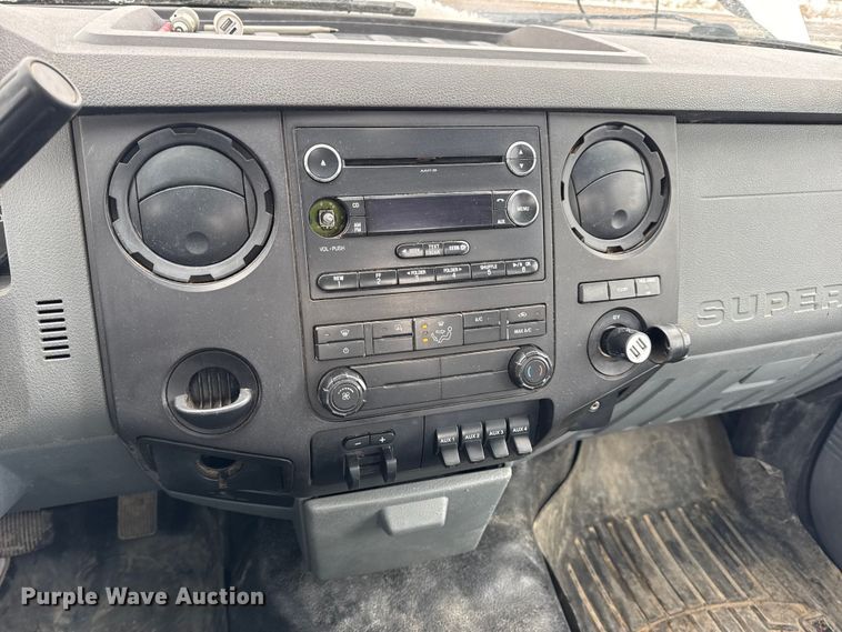 image for item EN0754 2013 Ford F450 flatbed truck