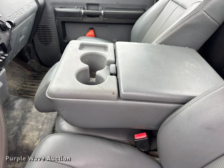 image for item EN0754 2013 Ford F450 flatbed truck