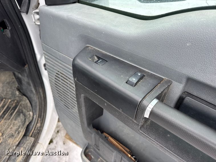 image for item EN0754 2013 Ford F450 flatbed truck