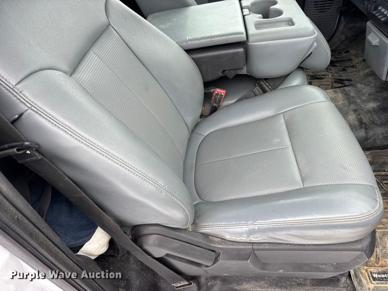 image for item EN0754 2013 Ford F450 flatbed truck