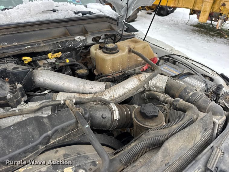 image for item EN0754 2013 Ford F450 flatbed truck