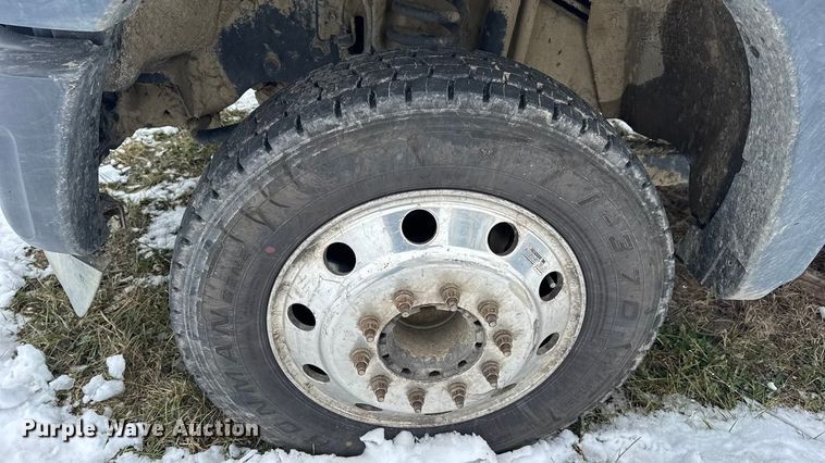 image for item EN0754 2013 Ford F450 flatbed truck