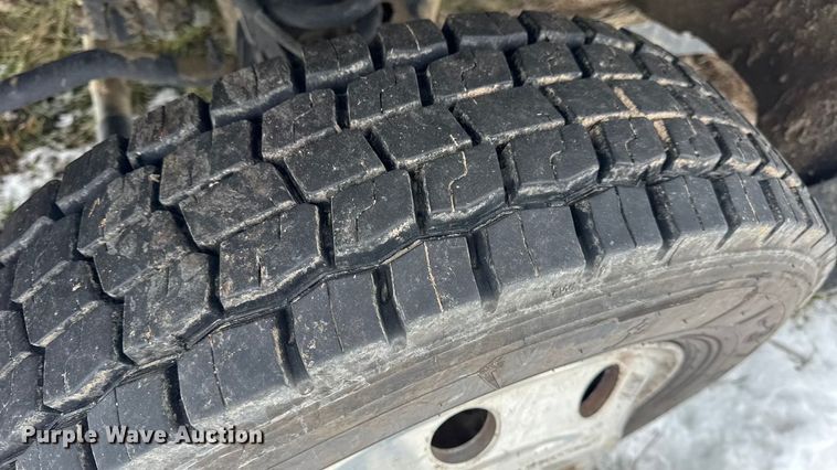 image for item EN0754 2013 Ford F450 flatbed truck