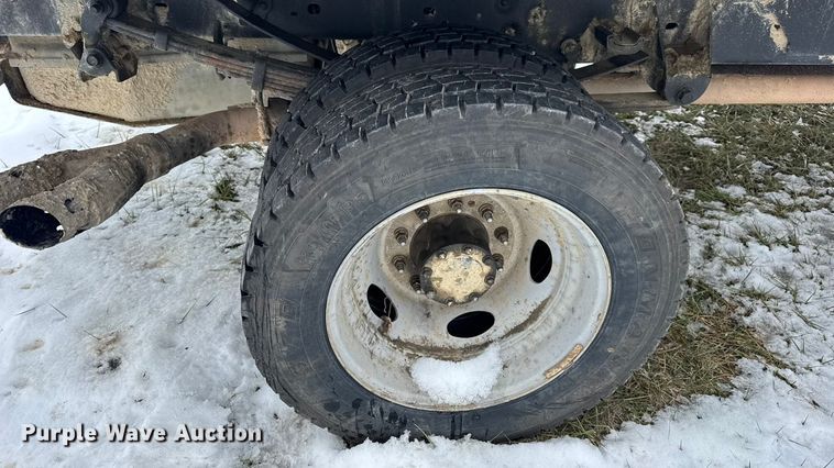 image for item EN0754 2013 Ford F450 flatbed truck