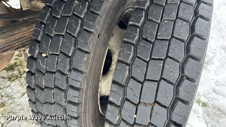 image for item EN0754 2013 Ford F450 flatbed truck