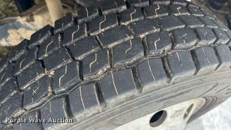 image for item EN0754 2013 Ford F450 flatbed truck