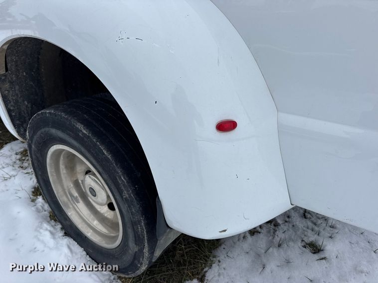 image for item EN0755 2010 Ford F450 pickup truck