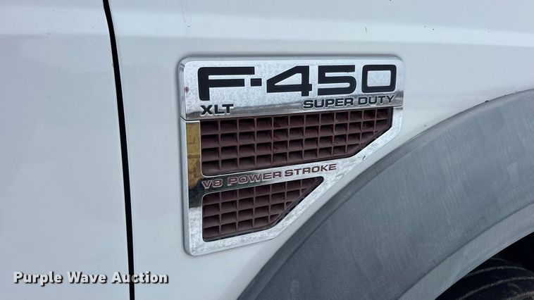 image for item EN0755 2010 Ford F450 pickup truck