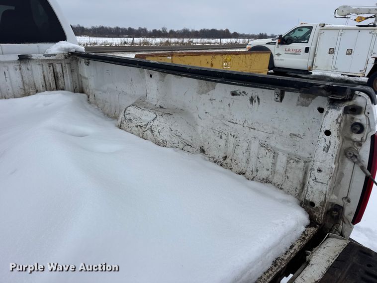 image for item EN0755 2010 Ford F450 pickup truck