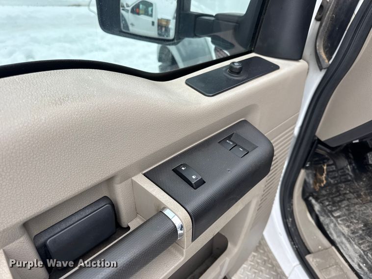 image for item EN0755 2010 Ford F450 pickup truck