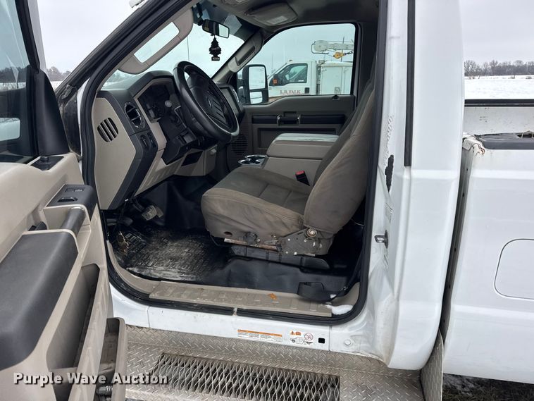 image for item EN0755 2010 Ford F450 pickup truck