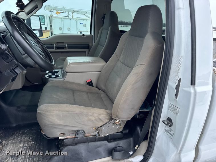 image for item EN0755 2010 Ford F450 pickup truck