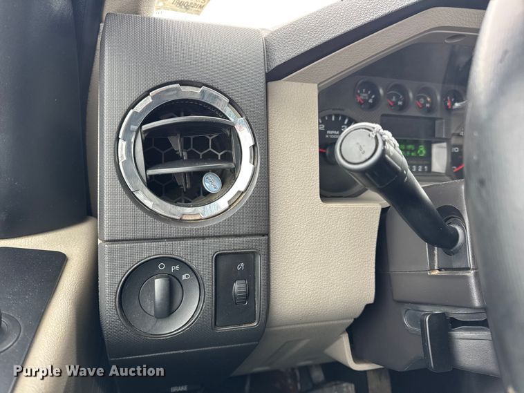 image for item EN0755 2010 Ford F450 pickup truck