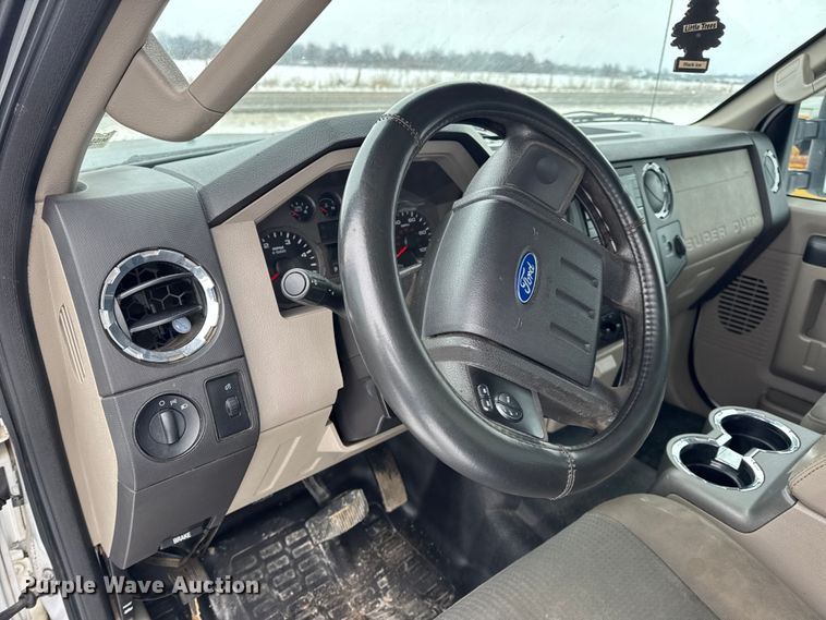 image for item EN0755 2010 Ford F450 pickup truck