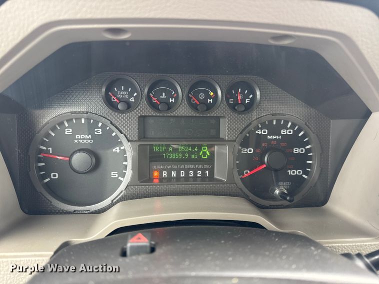 image for item EN0755 2010 Ford F450 pickup truck