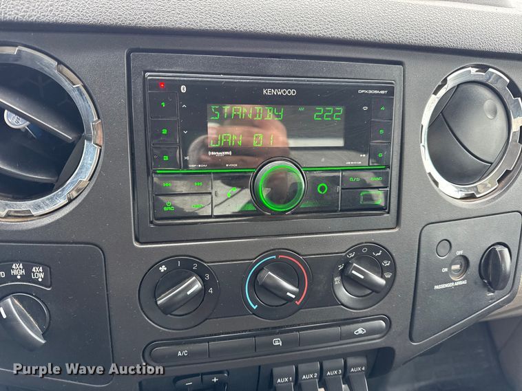 image for item EN0755 2010 Ford F450 pickup truck