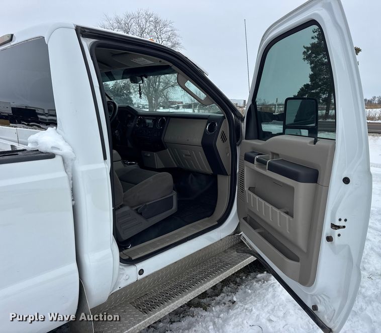 image for item EN0755 2010 Ford F450 pickup truck