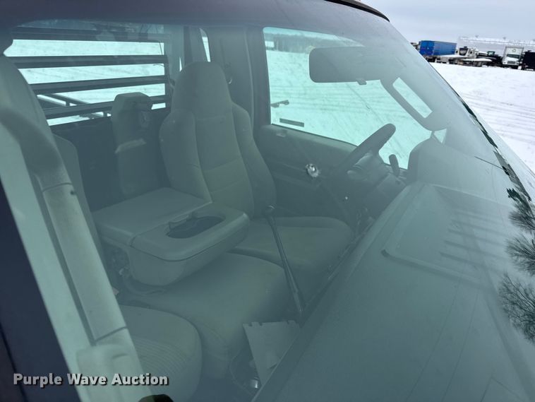 image for item EN0760 2008 Ford F350 flatbed pickup truck