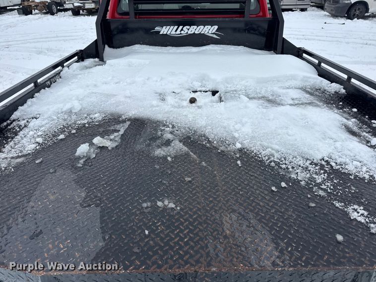 image for item EN0760 2008 Ford F350 flatbed pickup truck