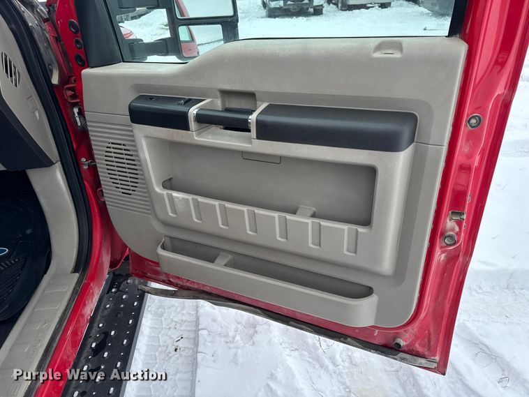 image for item EN0760 2008 Ford F350 flatbed pickup truck