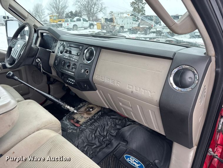 image for item EN0760 2008 Ford F350 flatbed pickup truck