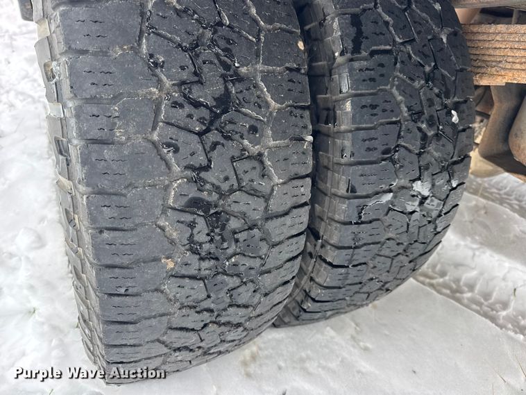 image for item EN0760 2008 Ford F350 flatbed pickup truck