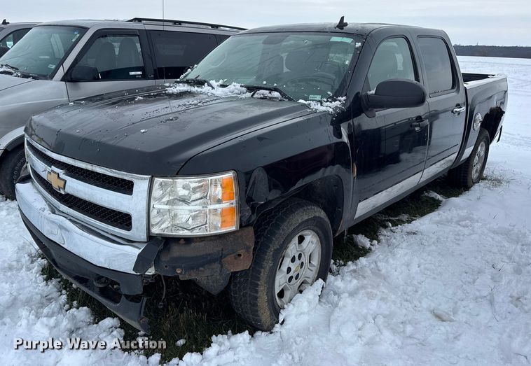 image for item EN0761 2008 Chevrolet Silverado 1500 Crew Cab pickup truck