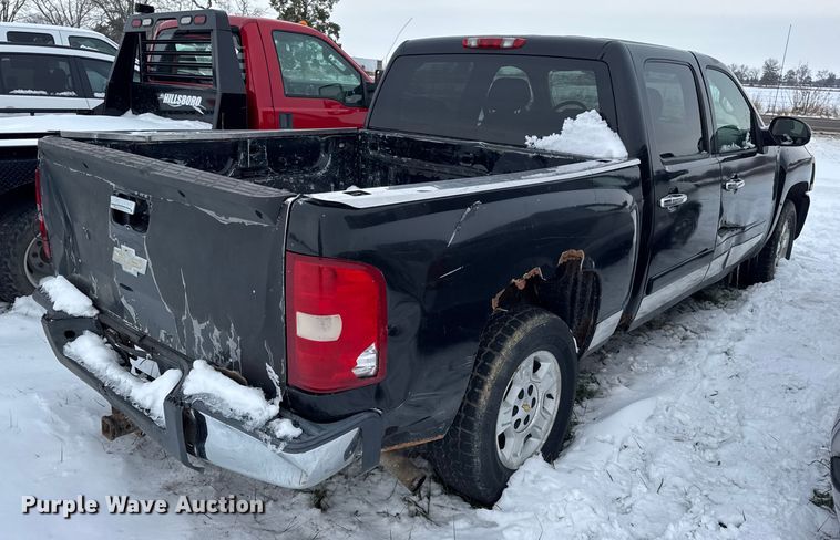 image for item EN0761 2008 Chevrolet Silverado 1500 Crew Cab pickup truck