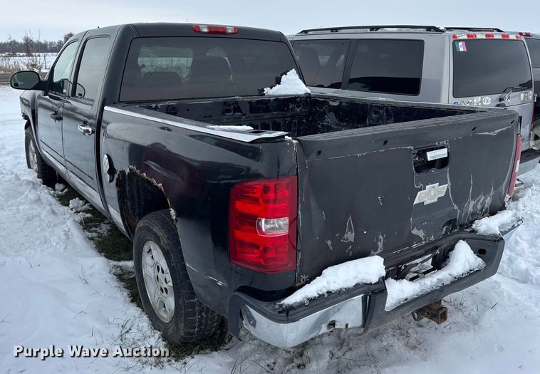 image for item EN0761 2008 Chevrolet Silverado 1500 Crew Cab pickup truck