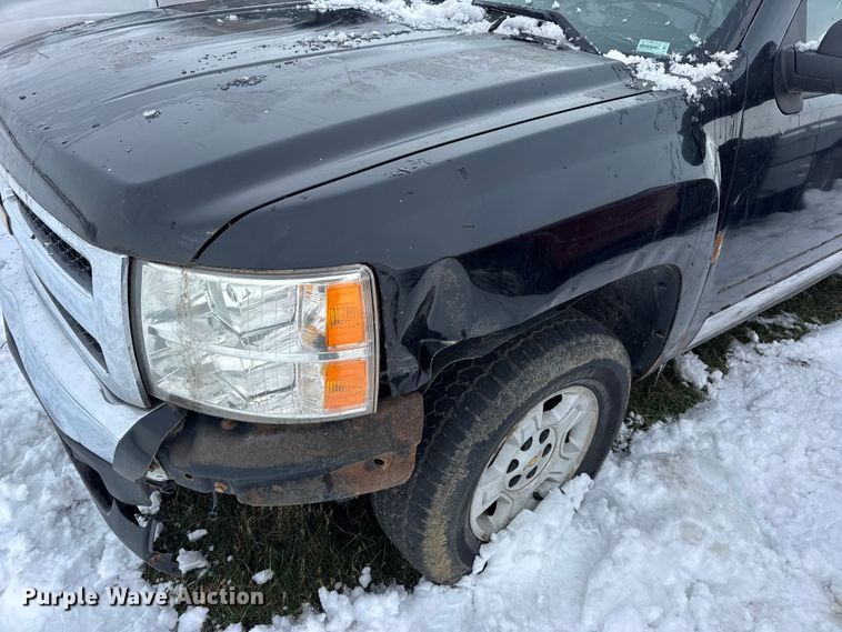 image for item EN0761 2008 Chevrolet Silverado 1500 Crew Cab pickup truck