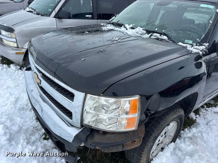 image for item EN0761 2008 Chevrolet Silverado 1500 Crew Cab pickup truck