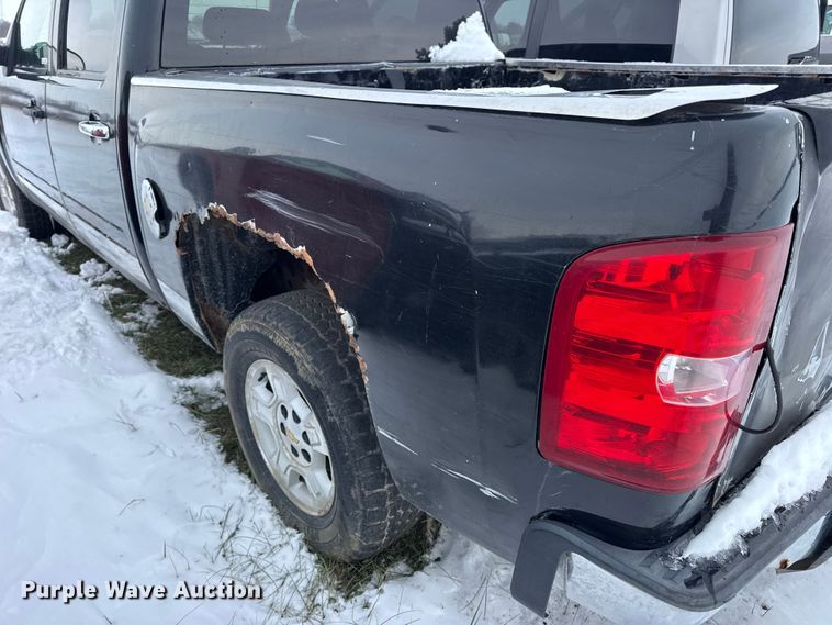 image for item EN0761 2008 Chevrolet Silverado 1500 Crew Cab pickup truck