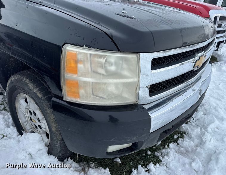 image for item EN0761 2008 Chevrolet Silverado 1500 Crew Cab pickup truck