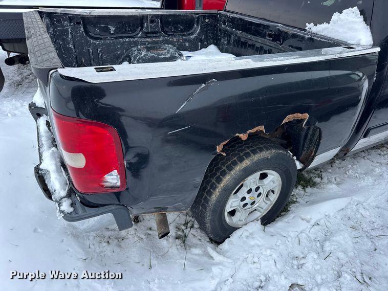 image for item EN0761 2008 Chevrolet Silverado 1500 Crew Cab pickup truck