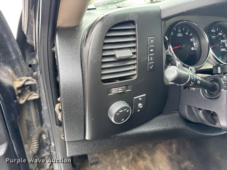 image for item EN0761 2008 Chevrolet Silverado 1500 Crew Cab pickup truck