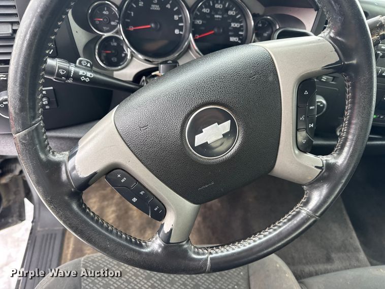 image for item EN0761 2008 Chevrolet Silverado 1500 Crew Cab pickup truck