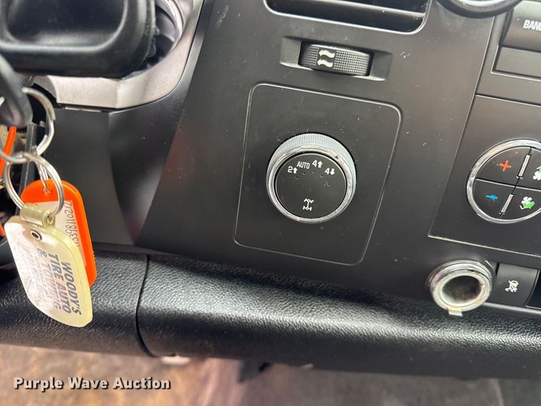 image for item EN0761 2008 Chevrolet Silverado 1500 Crew Cab pickup truck