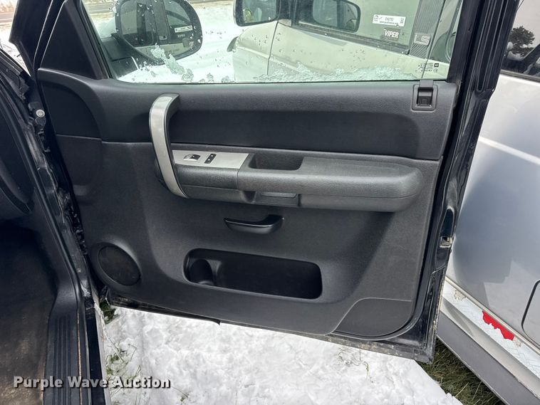 image for item EN0761 2008 Chevrolet Silverado 1500 Crew Cab pickup truck