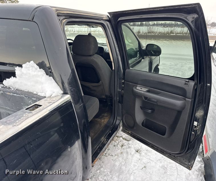 image for item EN0761 2008 Chevrolet Silverado 1500 Crew Cab pickup truck